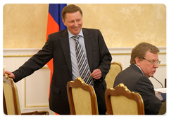 Deputy Prime Minister Sergei Ivanov and Finance Minister Alexei Kudrin before a meeting of the Vnesheconombank Observation Council|27 april, 2009|12:47