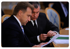 First Deputy Prime Minister Igor Shuvalov and Deputy Prime Minister Igor Sechin at a meeting of the Russian-Ukrainian Committee on Economic Cooperation|29 april, 2009|12:47