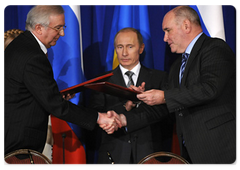 По итогам заседания Комитета по вопросам экономического сотрудничества России и Украины был подписан ряд документов|29 апреля, 2009|12:47