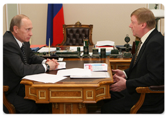 Vladimir Putin meeting with Anatoly Chubais, Russian Nanotechnology Corporation CEO|3 april, 2009|14:42