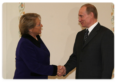 Prime Minister Vladimir Putin during a meeting with Chilean President Michelle Bachelet.|3 april, 2009|19:00