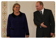 Prime Minister Vladimir Putin during a meeting with Chilean President Michelle Bachelet.|3 april, 2009|19:48