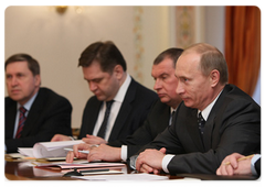 Vladimir Putin, Igor Sechin, Sergei Shmatko, Yuri Ushakov  attending a meeting with Chilean President Michelle Bachelet|3 april, 2009|19:48