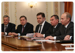 Vladimir Putin, Igor Sechin, Sergei Shmatko, Yuri Ushakov, Sergei Dankvert attending a meeting with Chilean President Michelle Bachelet|3 april, 2009|19:48