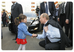 Prime Minister Vladimir Putin visiting the Astrakhan centre to see dilapidated residential houses and old barracks|30 april, 2009|17:48