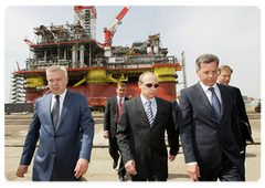 Prime Minister Vladimir Putin visiting the Astrakhan Shipbuilding Production Association|30 april, 2009|17:48