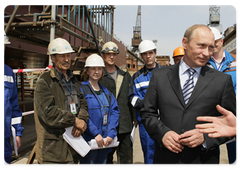 Prime Minister Vladimir Putin visiting the Astrakhan Shipbuilding Production Association|30 april, 2009|17:48