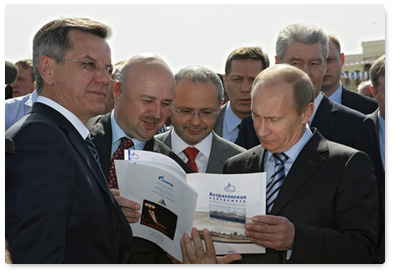 During his trip to Astrakhan, Prime Minister Vladimir Putin visited the Volga River Embankment, which is undergoing reconstruction