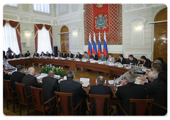Prime Minister Vladimir Putin conducts extended meeting of the Council on Developing Local Self-Government|30 april, 2009|17:48