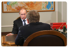 Vladimir Putin at the working meeting with Deputy Prime Minister and Minister of Finance Alexey Kudrin|4 april, 2009|12:00