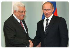 Prime Minister Vladimir Putin met with President Mahmoud Abbas of the Palestinian National Authority|7 april, 2009|13:37