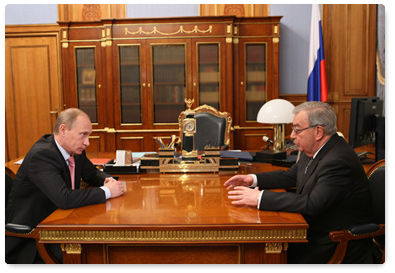 Vladimir Putin met with Yevgeny Primakov, President of the Chamber of Commerce and Industry of the Russian Federation