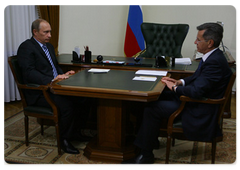 Prime Minister Vladimir Putin meeting with Astrakhan Governor Alexander Zhilkin|30 april, 2009|20:59