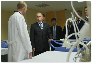 В.В.Путин посетил в Астрахани Федеральный центр сердечно-сосудистой хирургии, который открылся здесь несколько недель назад