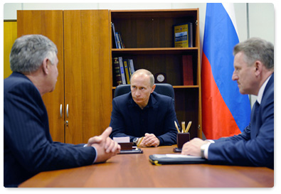 Vladimir Putin held a meeting with Sergei Khokhlov, the General Director of Sibirsko-Amurskaya Stal, a management company of the Amurmetall Group, and the Governor of Khabarovsk region Vyacheslav Shport