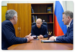 Vladimir Putin held a meeting with Sergei Khokhlov, the General Director of Sibirsko-Amurskaya Stal, a management company of the Amurmetall Group, and the Governor of Khabarovsk region Vyacheslav Shport