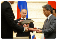Prime Minister Vladimir Putin’s visit to Japan resulted in the signing of a series of bilateral agreements|12 may, 2009|12:00