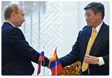 По итогам российско-монгольских переговоров состоялась совместная пресс-конференция В.В.Путина и Премьер-министра Монголии С.Баяра