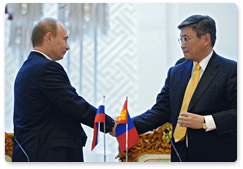 По итогам российско-монгольских переговоров состоялась совместная пресс-конференция В.В.Путина и Премьер-министра Монголии С.Баяра