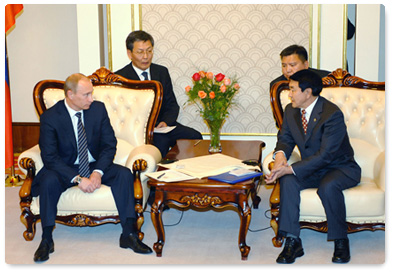 Prime Minister Vladimir Putin met with Damdiny Demberel, Speaker of the State Great Hural (Parliament) of Mongolia