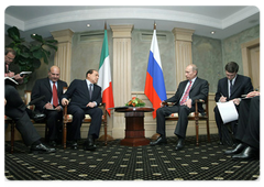 Prime Minister Vladimir Putin meeting with his Italian counterpart Silvio Berlusconi in Sochi|15 may, 2009|19:19