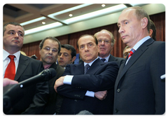 Prime Minister Vladimir Putin and Italian Prime Minister Silvio Berlusconi addressed a news conference summarising their meeting in Sochi|15 may, 2009|21:37