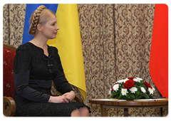Russian Prime Minister Vladimir Putin and Ukrainian Prime Minister Yulia Tymoshenko giving statements to the press following their meeting in Astana|22 may, 2009|17:09