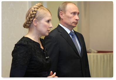 В.В.Путин и Премьер-министр Украины Ю.В.Тимошенко по завершении своей встречи в Астане сделали заявления для прессы