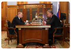 Prime Minister Vladimir Putin held a meeting with Trade and Industry Minister Viktor Khristenko|23 may, 2009|17:09