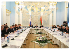 Prime Minister Vladimir Putin took part in a meeting of the Council of Ministers of the Union State of Russia and BelarusPrime Minister Vladimir Putin took part in a meeting of the Council of Ministers of the Union State of Russia and Belarus|28 may, 2009|22:00