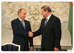 The following joint documents were signed to summarise the meeting of the Council of Ministers of the Union State in the presence of Russian Prime Minister Vladimir Putin and Belarusian Prime Minister Sergei Sidorsky|28 may, 2009|22:17