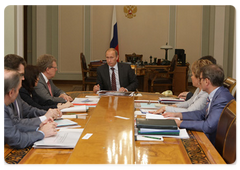 Prime Minister Vladimir Putin chaired a meeting on the construction of a new building for the Mariinsky Theatre|29 may, 2009|15:59