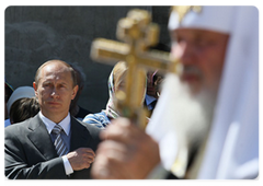 Prime Minister Vladimir Putin and Patriarch Kirill of Moscow and All Russia took part in the ceremony laying the first stone of the Cathedral buildings in Odintsovsky District, Moscow Region|30 may, 2009|16:01