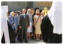 Prime Minister Vladimir Putin and Patriarch Kirill of Moscow and All Russia took part in the ceremony laying the first stone of the Cathedral buildings in Odintsovsky District, Moscow Region|30 may, 2009|16:06