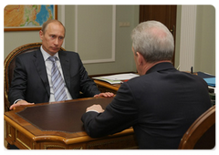 Prime Minister Vladimir Putin during a meeting with Minister of Education and Science Andrei Fursenko|4 may, 2009|10:59