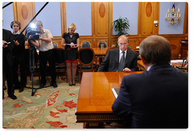 Prime Minister Vladimir Putin met with Chairman of the AFK Sistema Board of Directors Vladimir Yevtushenkov