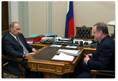 Prime Minister Vladimir Putin met with Sergei Stepashin, the Chairman of the Audit Chamber