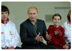 Prime Minister Vladimir Putin meets with the winners of the Fourth Winter Student Games|7 may, 2009|16:22