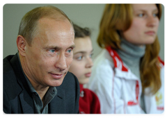 Prime Minister Vladimir Putin meets with the winners of the Fourth Winter Student Games|7 may, 2009|16:22