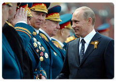 Prime Minister Vladimir Putin during the ceremony of laying a wreath at the Tomb of the Unknown Soldier|8 may, 2009|12:22