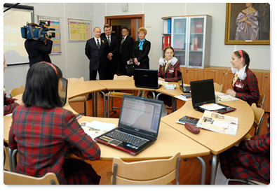Prime Minister Vladimir Putin visited girls’ boarding school under Ministry of Defence.