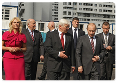 Prime Minister Vladimir Putin and German Vice Chancellor and Foreign Minister Frank-Walter Steinmeier visited the construction site of the Federal Research and Clinical Centre of Pediatric Hematology, Oncology and Immunology|10 june, 2009|19:28