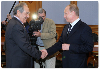 Prime Minister Vladimir Putin met with Tatar President Mintimer Shaimiev