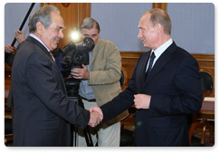 Prime Minister Vladimir Putin met with Tatar President Mintimer Shaimiev