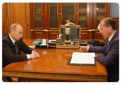 Prime Minister Vladimir Putin meeting with Samara Governor Vladimir Artyakov|12 june, 2009|14:18