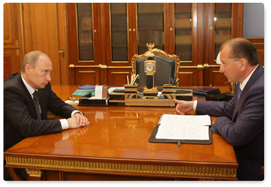 Prime Minister Vladimir Putin held a working meeting with Governor of the Samara Region Vladimir Artyakov