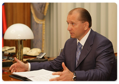 Samara Governor Vladimir Artyakov at a meeting with Prime Minister Vladimir Putin|12 june, 2009|14:24