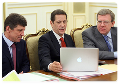 Deputy Prime Minister Dmitry Kozak, Deputy Prime Minister Alexander Zhukov and Deputy Prime Minister – Minister of Finance Alexei Kudrin at a Government Presidium meeting|15 june, 2009|17:19