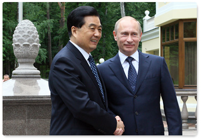 Prime Minister Vladimir Putin met with Chinese President Hu Jintao