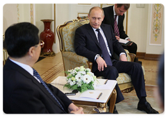 Prime Minister Vladimir Putin meeting with Chinese President Hu Jintao|17 june, 2009|12:59